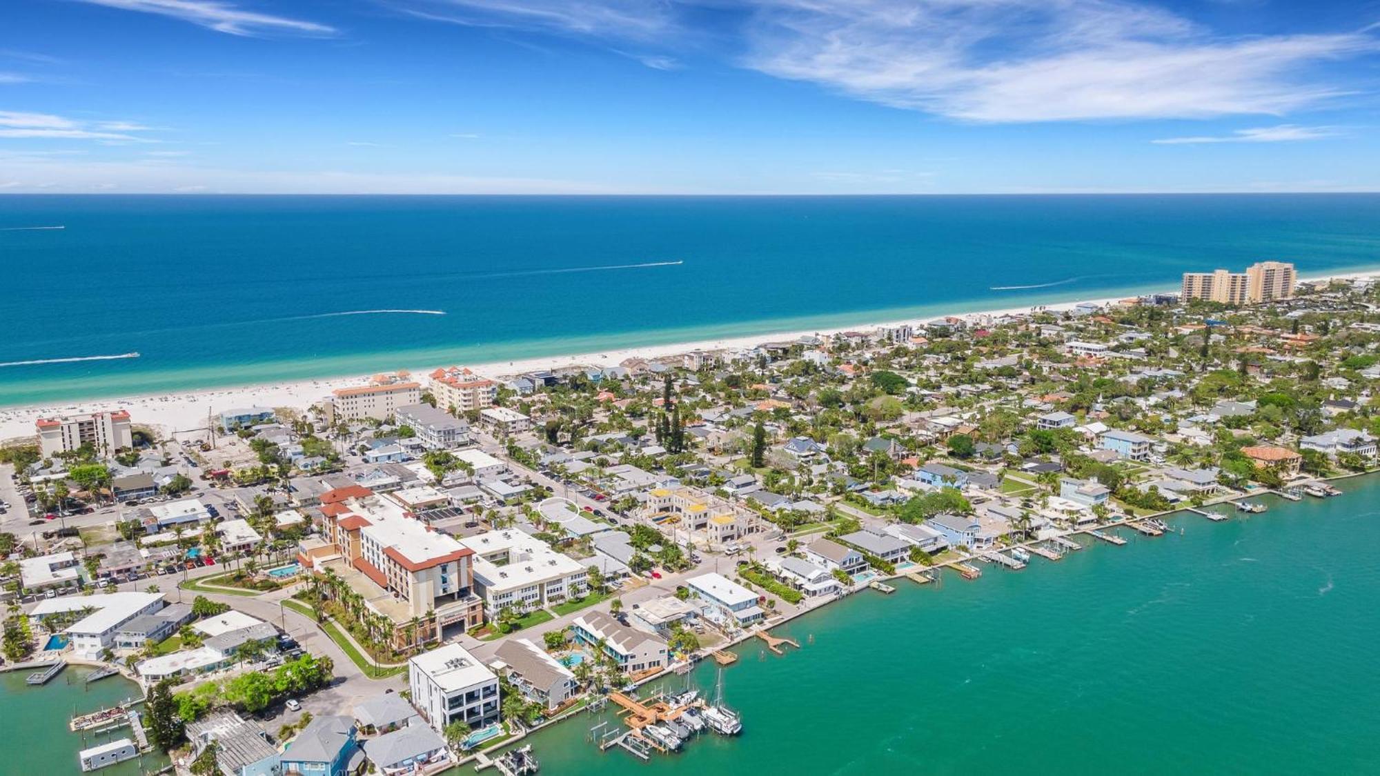 Captain Clearwater Beach Bagian luar foto