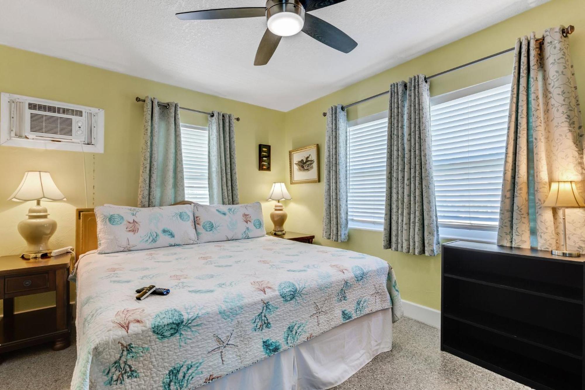 Captain Clearwater Beach Bagian luar foto